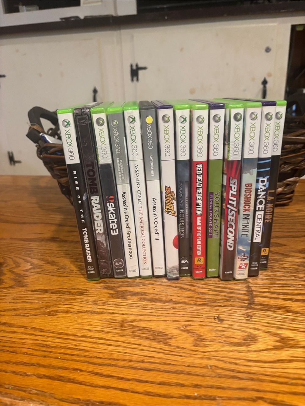 Xbox 360 Game Bundle - Mixed Titles in Green/White Cases